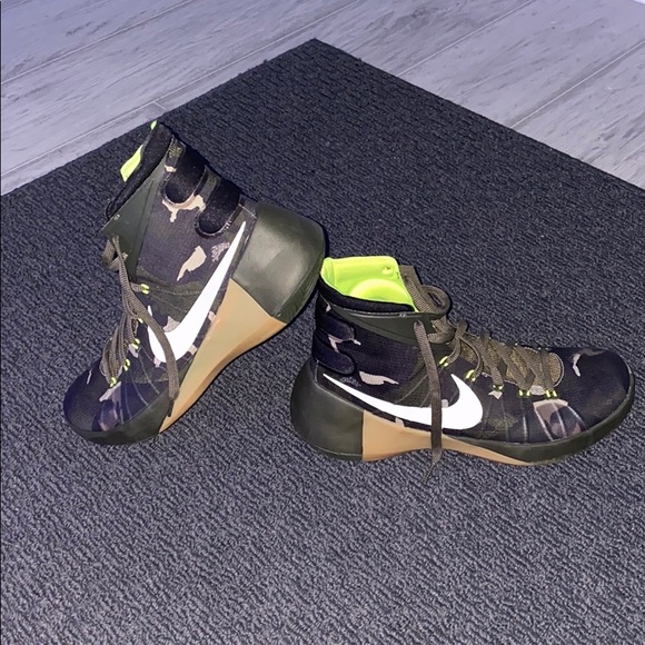 Nike Camo Hyoerdunk. Size 11.5 Men’s - Picture 1 of 6